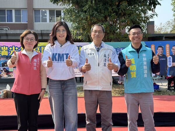 ▲國民黨主席鄭麗文8日南下屏東，陪同蘇清泉向民眾拜早年。（圖／蘇清泉服務團隊提供）