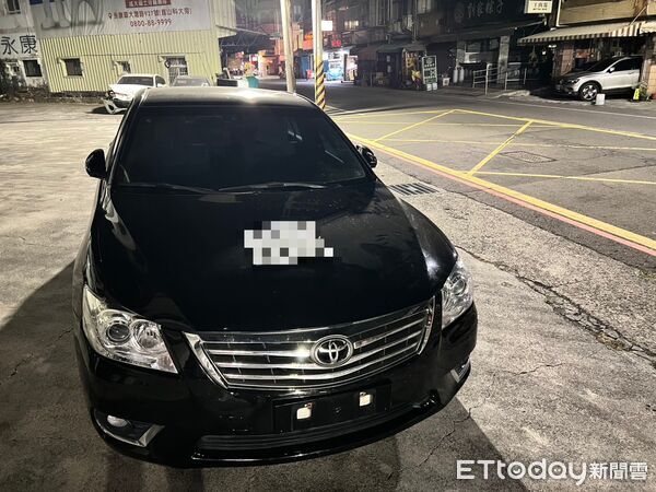 ▲▼闖紅燈遭攔查爆衝突，台南男車內搜出安非他命送辦。（圖／記者林東良翻攝）