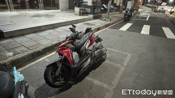 ▲▼新莊轎車機車碰撞　男騎士頭部重創「無呼吸心跳」。（圖／記者陳以昇攝）