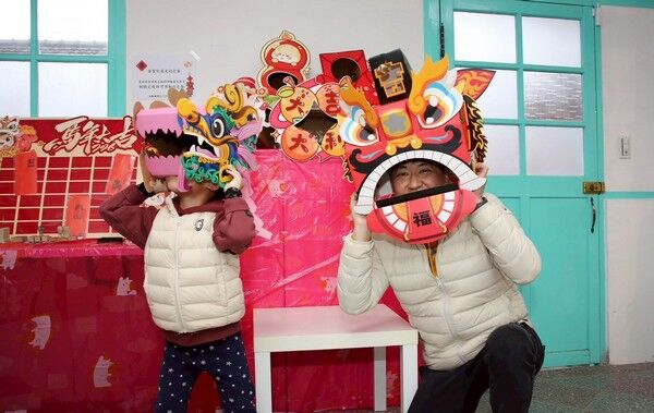 ▲桃園憲光二村用一桌團圓飯，替春節按下開始鍵