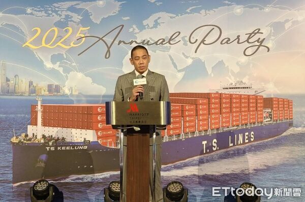 ▲德翔海運副董事長陳劭翔表示，為因應2028年新造船交船高峰，公司將提早培養新航線以提升競爭力。(圖／記者張佩芬攝）