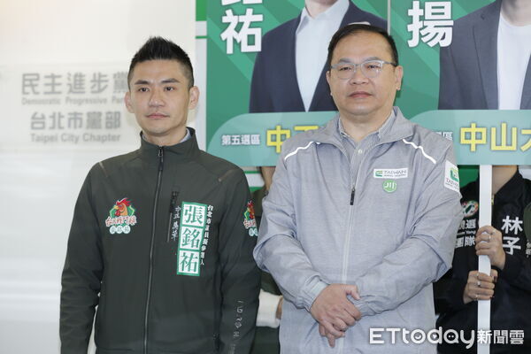 ▲▼前立委謝欣霓、立委王義川陪同張銘祐、林子揚赴民進黨台北市黨部登記民進黨台北市議員初選。（圖／記者湯興漢攝）