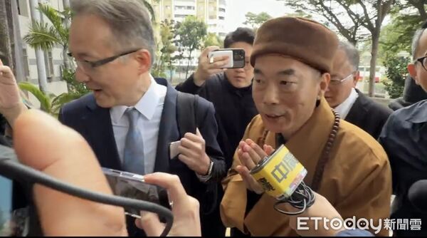 ▲▼林岱樺涉貪1496萬&hellip;住持釋煌智穿袈裟現身開庭。（圖／記者吳世龍攝）
