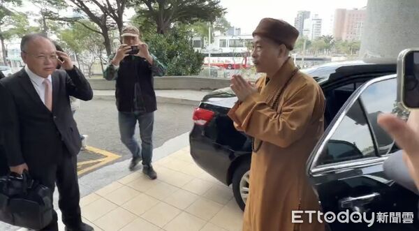 ▲▼林岱樺涉貪1496萬&hellip;住持釋煌智穿袈裟現身開庭。（圖／記者吳世龍攝）