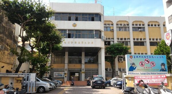 ▲台南市警二分局黃姓員警，從警期間偵破刑案嘉獎破千，獲有「戰神」美譽，又考上警察大學二技結業，晉升巡官指日可待，然而攔查情侶共騎酒駕案被檢察官起訴停職，十分令人惋惜。（民眾提供）