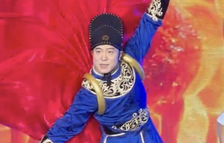 ▲廣州正佳集團CEO謝萌親自登場秀舞。（圖／翻攝微博）