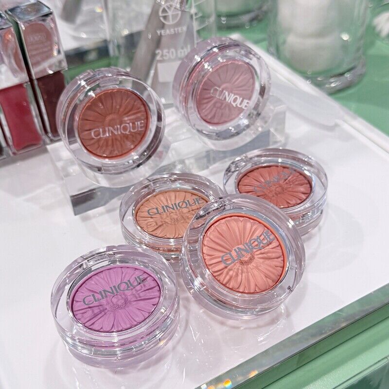 【Threads上紅什麼】倩碧小花腮紅價格下修不用千元超親民，網友瘋搶的限定組合只在這裡買得到！