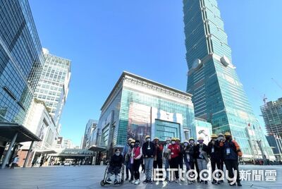 「只在電視看過101」　再耕園陪16名身障學員跨250公里登頂圓夢