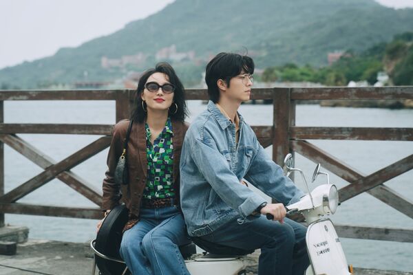 ▲《微醺大飯店1980s》由李國毅、邵雨薇、施柏宇、李沐、蔡思韵、黑嘉嘉及王碩瀚主演。（圖／一念電影提供）