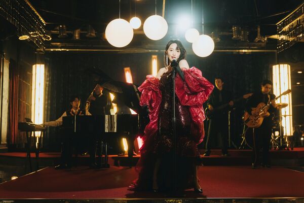 ▲《微醺大飯店1980s》由李國毅、邵雨薇、施柏宇、李沐、蔡思韵、黑嘉嘉及王碩瀚主演。（圖／一念電影提供）