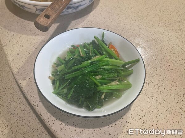 ▲▼莊茵淇營養師指出，一頓重口味的年菜，就可能讓血壓上升、血糖波動，甚至引發水腫、胸悶或腸胃不適。（圖／玉里醫院提供，下同）