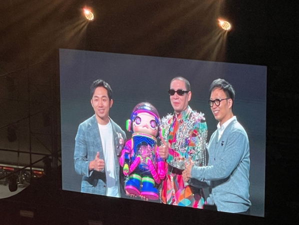 ▲王寧抽出30個。（圖／翻攝自微博）