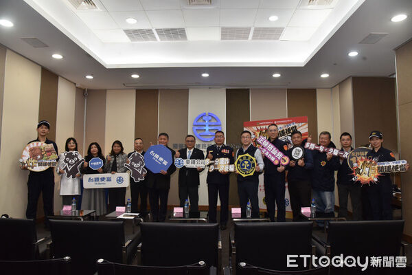 ▲▼春節限定「食炸開運便當」，首賣記者會於台北車站盛大舉行。（圖／鐵警花蓮分局提供，下同）