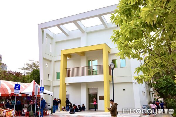 ▲台南市北區勝安社區活動中心9日正式落成啟用，市長黃偉哲與各界貴賓共同剪綵。（記者林東良翻攝，下同）