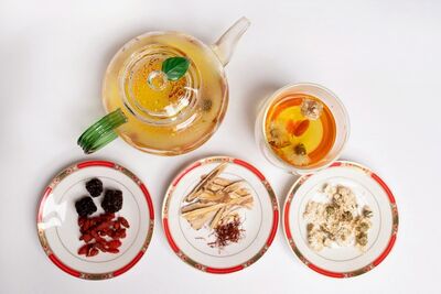 春節用眼過度成隱形殺手　中醫陳藝文教你三招五穴一茶飲護眼法