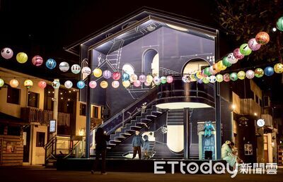 白天好逛、夜晚好拍！台南藍晒圖「燈籠裡的祝福」　祈福牆＋市集熱鬧迎年