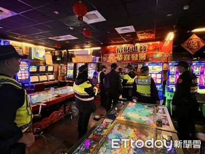 治安零死角！東港警春安首日深夜強勢出擊　封閉式臨檢