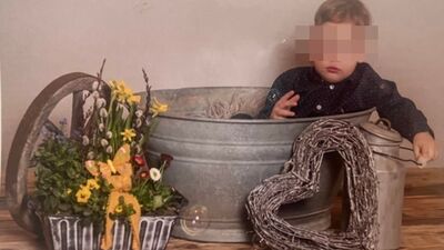 3歲男童被虐死！沸水洗澡、塞抽屜22小時　奧國父母辯：幫他驅魔
