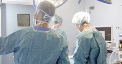 台中某醫學生驚爆偷拍病人手術　網轟「好可怕」：不配當醫師　