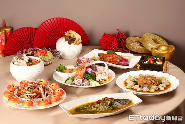 ▲文華道會館攜手台中在地漢餅品牌「喜豐香」，推出新春特展與住房專案，讓旅客在旅宿中感受年節文化。（圖／記者游瓊華翻攝）