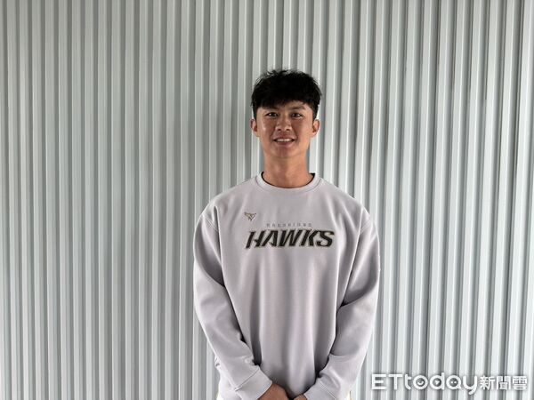 ▲台鋼雄鷹捕手吳明鴻。（圖／記者蔡厚瑄攝）