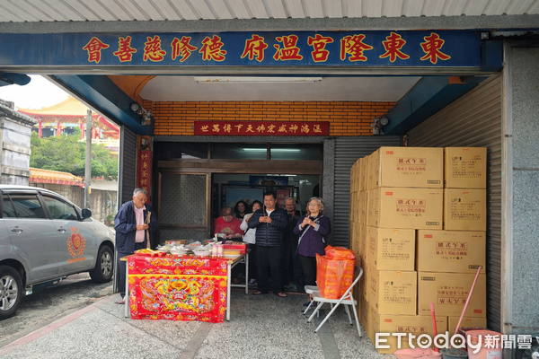 ▲東隆宮溫府德修慈善會斗南、二崙冬令救濟活動。（圖／溫府德修慈善會提供）