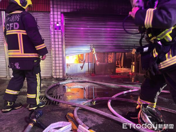 ▲▼東勢民宅午夜惡火，一家四口驚險救出。（圖／民眾提供，下同）