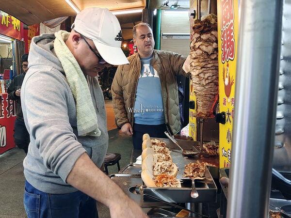 ▲▼六福大樓沙威瑪創始店。（圖／部落客WISELY`s 拍拍照寫寫字授權提供）