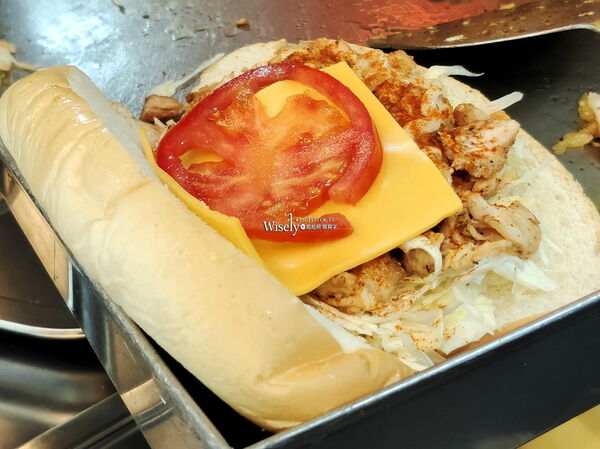 ▲▼六福大樓沙威瑪創始店。（圖／部落客WISELY`s 拍拍照寫寫字授權提供）