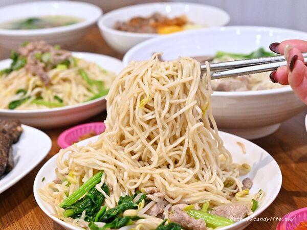 ▲▼作拌乾拌麵。（圖／部落客糖糖`s 享食生活授權提供）