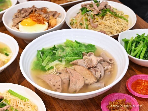 ▲▼作拌乾拌麵。（圖／部落客糖糖`s 享食生活授權提供）