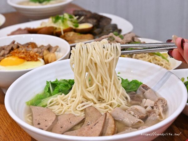 ▲▼作拌乾拌麵。（圖／部落客糖糖`s 享食生活授權提供）