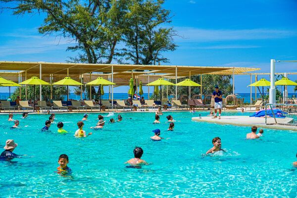 ▲▼普吉島 Club Med Phuket (上)：費用優惠、房型開箱、全包式吃到飽酒水無限暢飲。（圖／部落客混血珊莎的奇幻旅程授權提供）