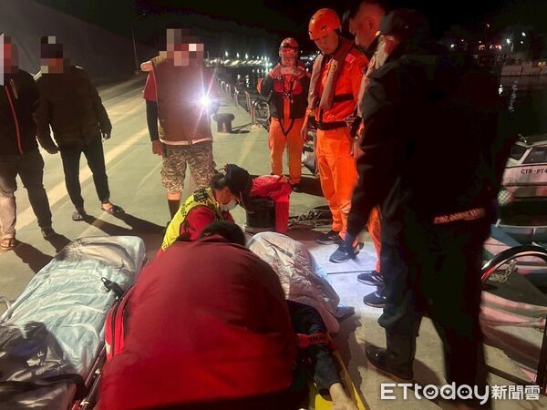 ▲第五岸巡隊小琉球救起落水婦人。（圖／第五岸巡隊提供）