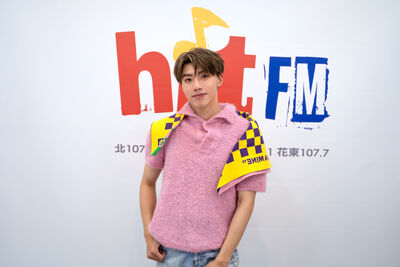 Ozone文廷痛苦「上吐下瀉」嚇壞粉！　抱病上工突哽咽淚崩