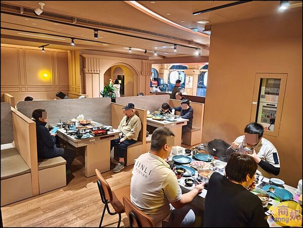 ▲▼月團圓雞湯火鍋。（圖／部落客商妮吃喝遊樂授權提供）