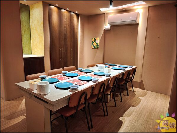 ▲▼月團圓雞湯火鍋。（圖／部落客商妮吃喝遊樂授權提供）