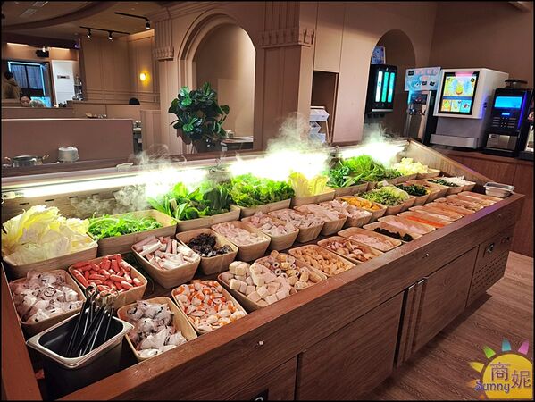 ▲▼月團圓雞湯火鍋。（圖／部落客商妮吃喝遊樂授權提供）