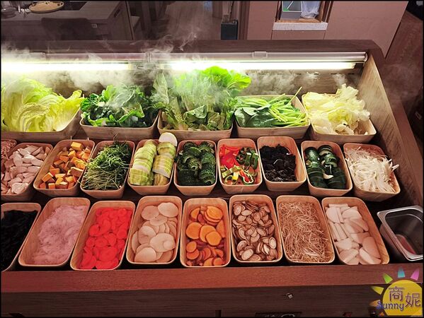 ▲▼月團圓雞湯火鍋。（圖／部落客商妮吃喝遊樂授權提供）