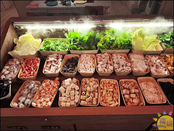 ▲▼月團圓雞湯火鍋。（圖／部落客商妮吃喝遊樂授權提供）