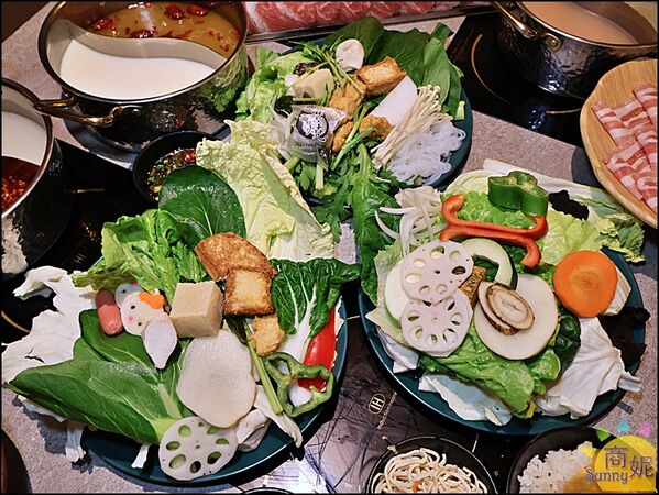 ▲▼月團圓雞湯火鍋。（圖／部落客商妮吃喝遊樂授權提供）