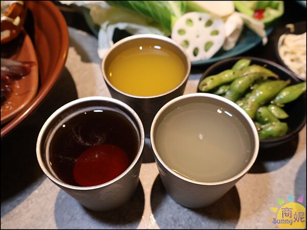 ▲▼月團圓雞湯火鍋。（圖／部落客商妮吃喝遊樂授權提供）