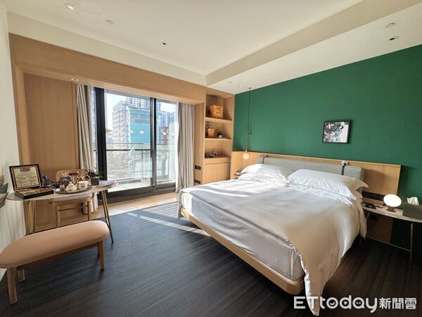 ▲金普頓大安酒店即日起至3月31日推出限定企劃「香韻謐所」，住房加1000元即可體驗手沖Bacha Coffee夿萐咖啡和甜點等。（圖／記者彭懷玉攝）