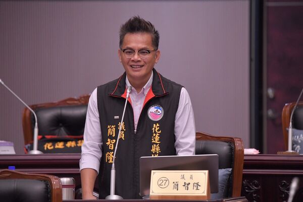 ▲高金素梅遭搜索，屏東縣議員越秋女、台東縣議員陳政宗、花蓮縣議員簡智隆也一併遭約談。（圖／翻攝自臉書）