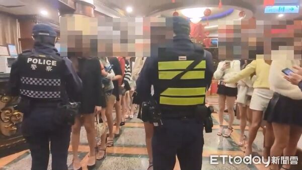 ▲▼台中警方在春安首晚臨檢了上千人，結果零犯罪，有員警開玩說「罪犯提早過年了」。（圖／警方提供）