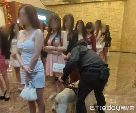 ▲▼台中警方在春安首晚臨檢了上千人，結果零犯罪，有員警開玩說「罪犯提早過年了」。（圖／警方提供）