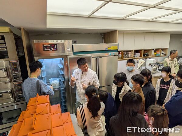 ▲台南市政府攜手民間單位，邀請弱勢兒少走進麵包店品嘗世界冠軍麵包。（圖／記者林東良翻攝，下同）