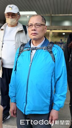 ▲▼劉宗鑫的父親劉祉源10日到新北地院出庭，請求判處女毒蟲陳嘉瑩死刑，劉宗鑫2名年幼女兒也出庭述說想念父親。（圖／記者黃哲民攝）