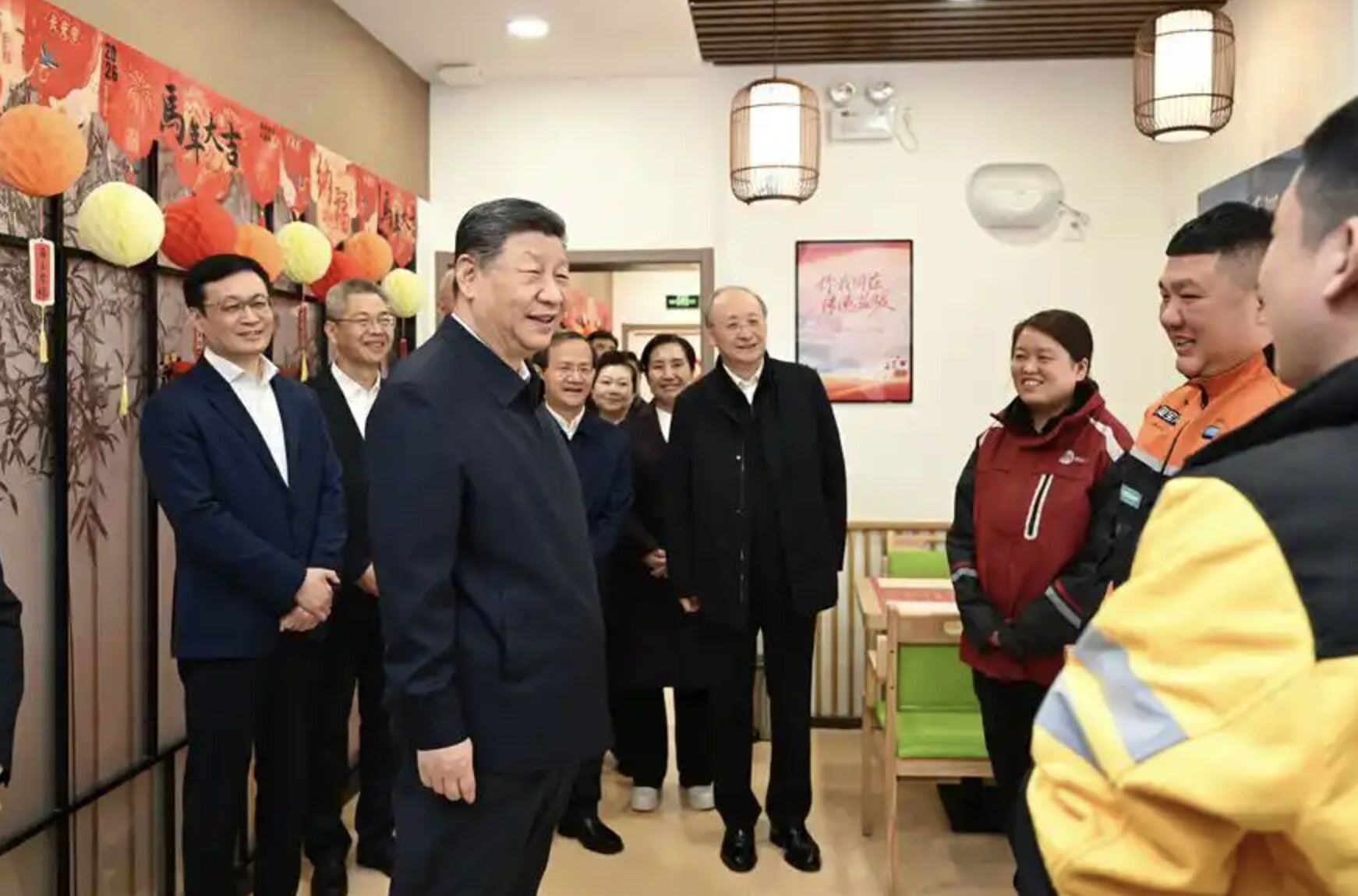 ▲中共中央總書記習近平走入北京胡同，考察民生經濟狀態。（圖／翻攝新華網）