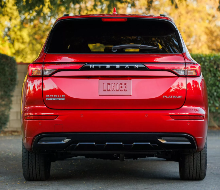 ▲Nissan借用三菱資源，於北美推出首款PHEV油電休旅。（圖／翻攝自Nissan）